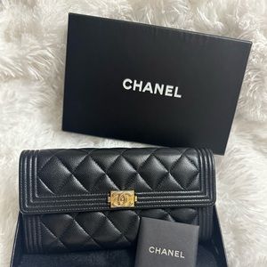 Chanel boy wallet